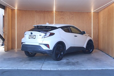 2018 Toyota C-HR - Thumbnail