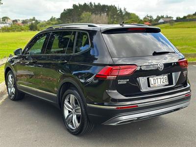 2018 Volkswagen Tiguan - Thumbnail