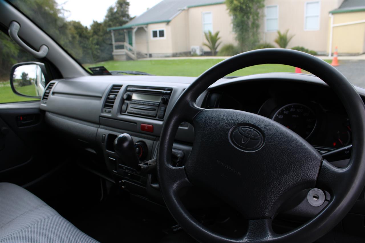 2006 Toyota Hiace