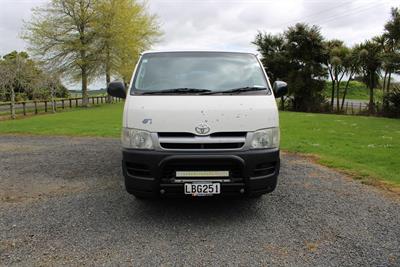 2006 Toyota Hiace - Thumbnail