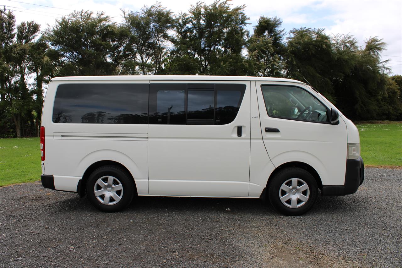 2006 Toyota Hiace