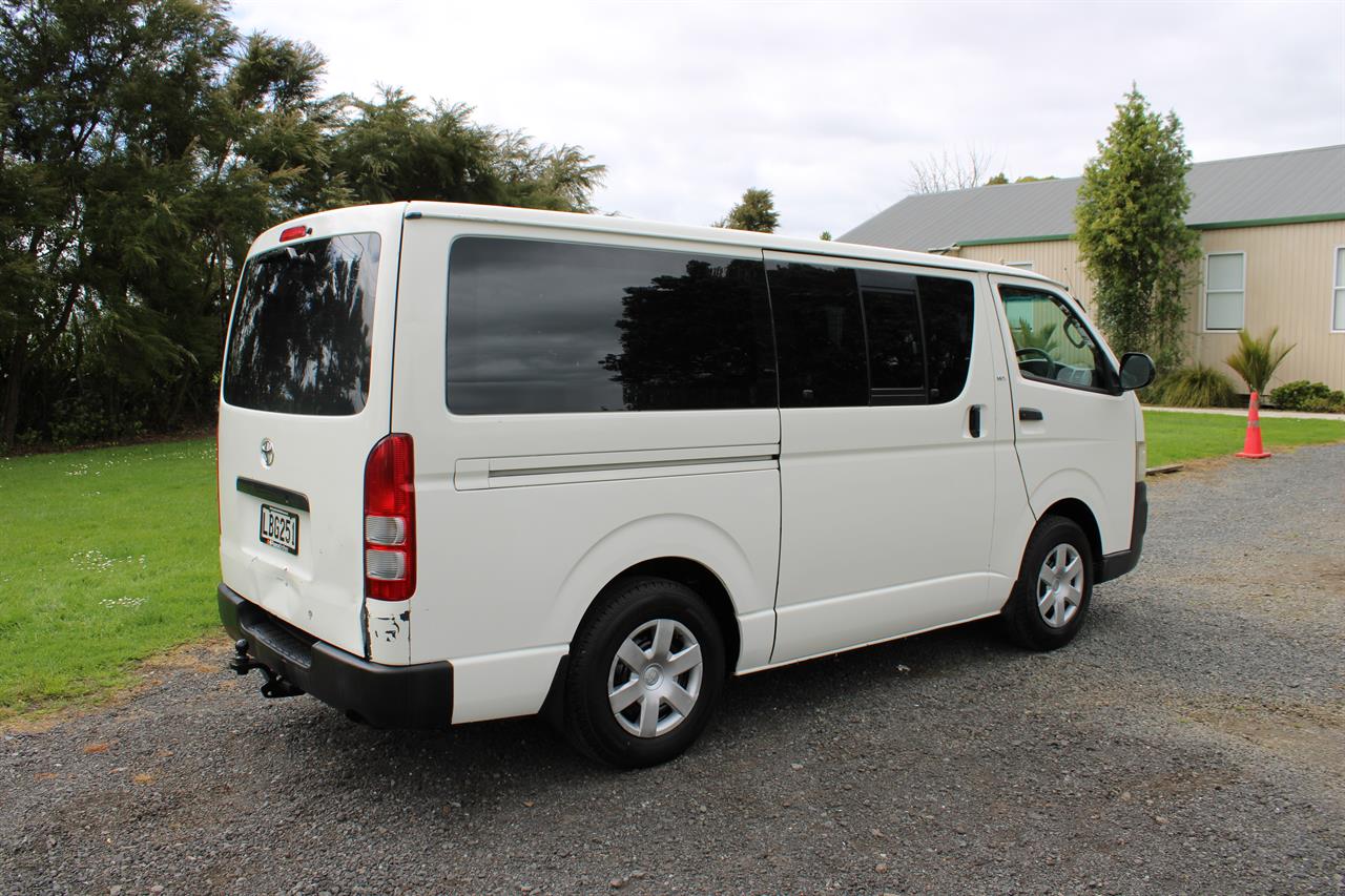 2006 Toyota Hiace