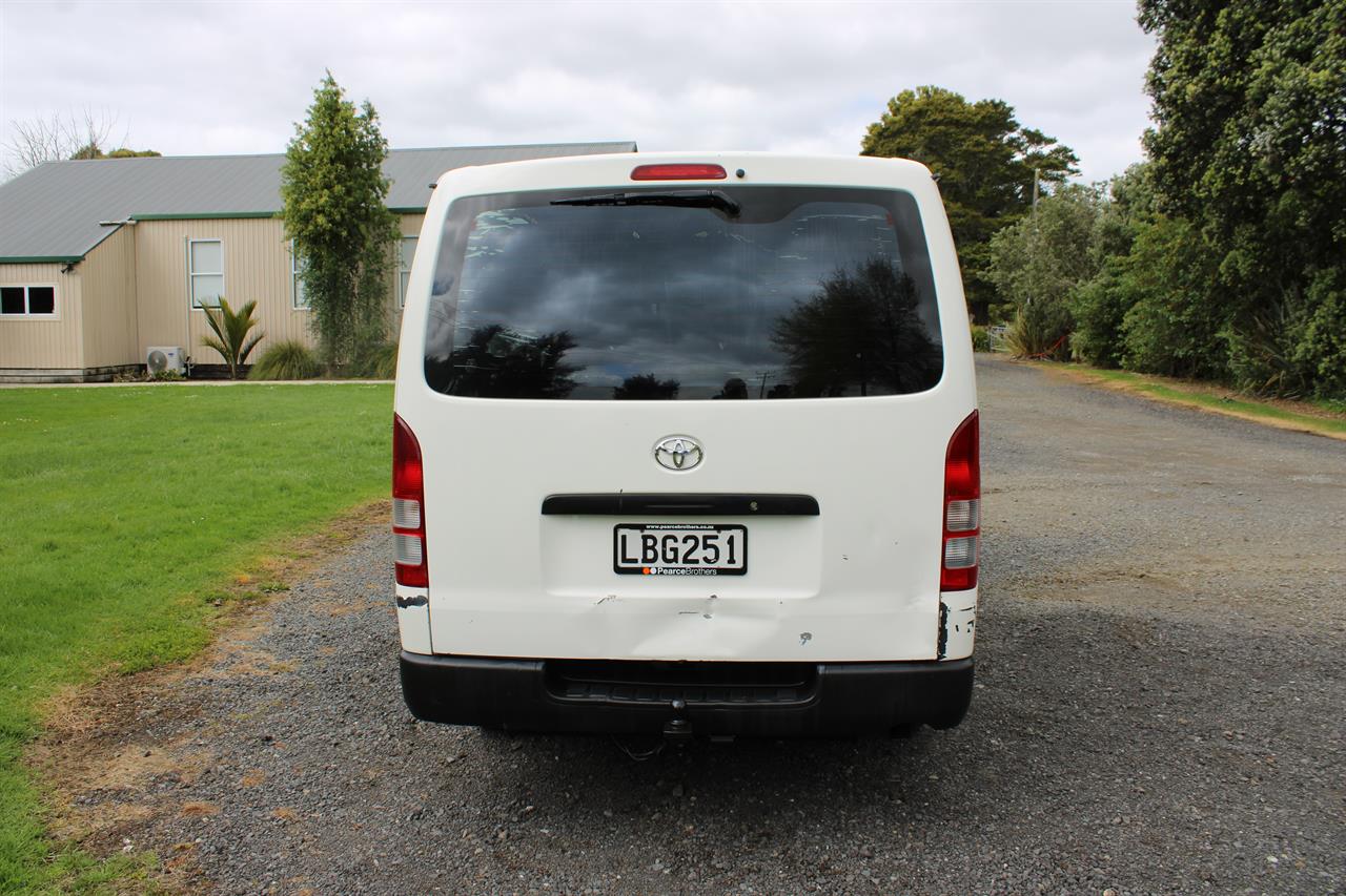 2006 Toyota Hiace