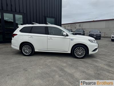 2019 Mitsubishi Outlander - Thumbnail