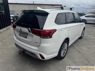 2019 Mitsubishi Outlander - Thumbnail