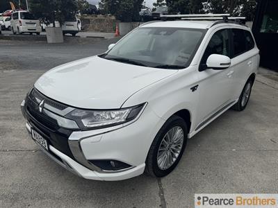 2019 Mitsubishi Outlander - Thumbnail