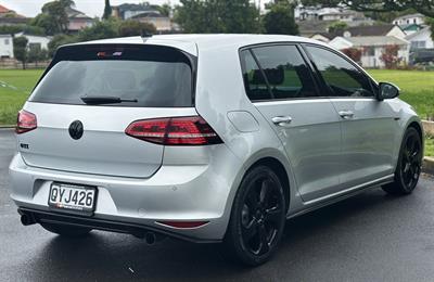 2014 Volkswagen Golf - Thumbnail