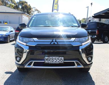 2020 Mitsubishi Outlander - Thumbnail