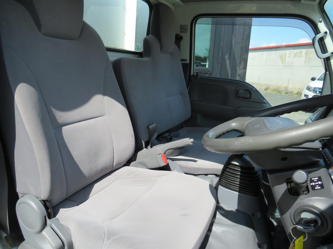 2014 Isuzu Elf