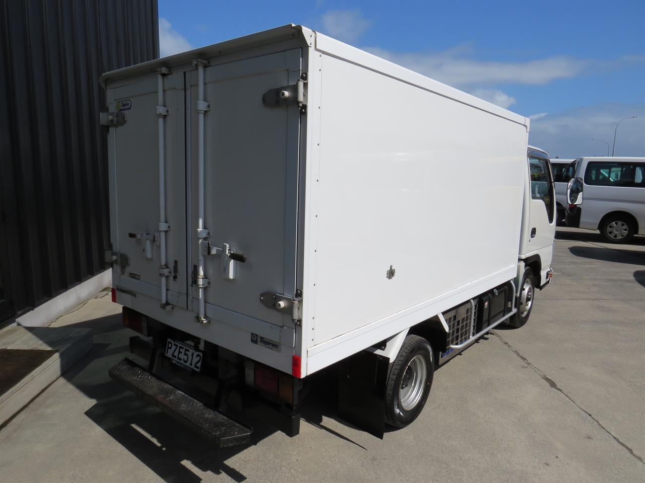 2014 Isuzu Elf