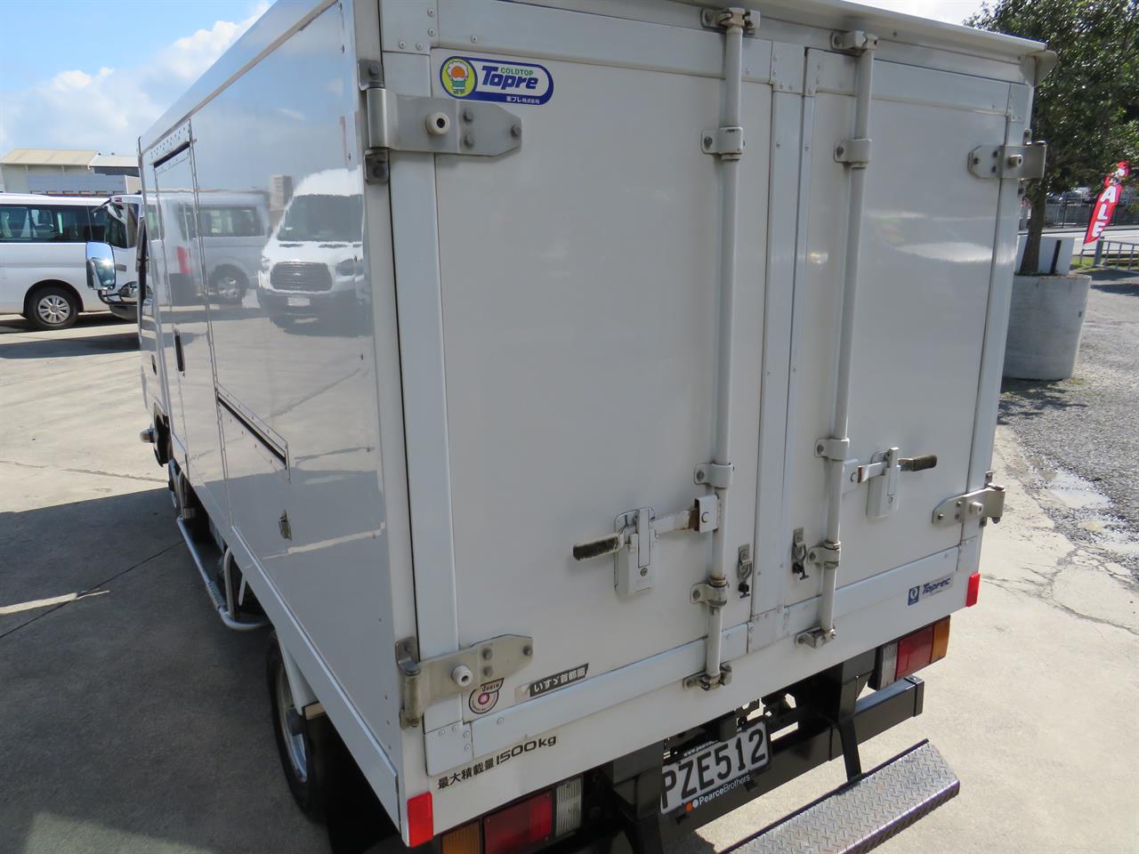 2014 Isuzu Elf