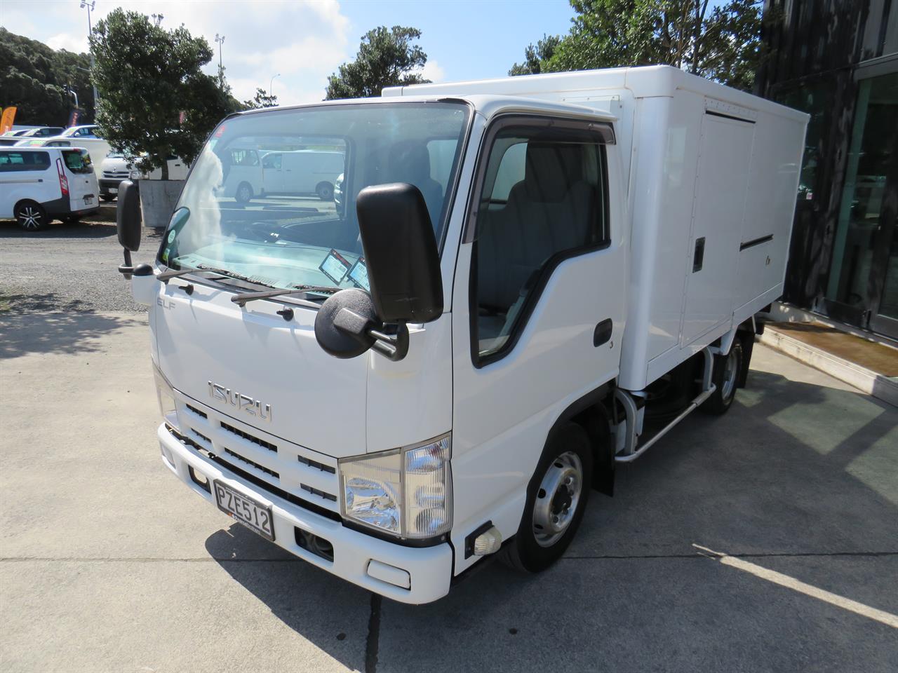 2014 Isuzu Elf