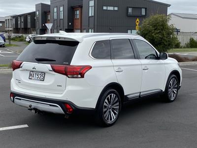 2019 Mitsubishi Outlander - Thumbnail