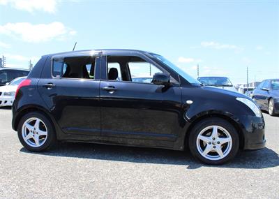 2006 Suzuki Swift - Thumbnail