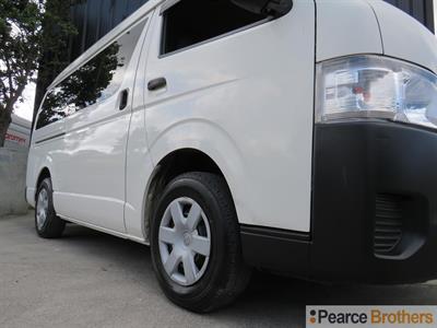 2017 Toyota Hiace - Thumbnail