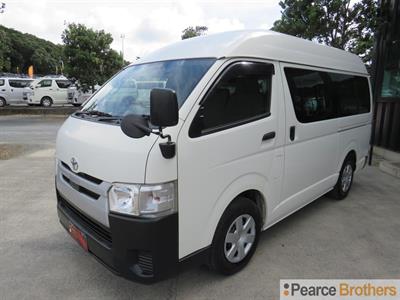 2017 Toyota Hiace - Thumbnail