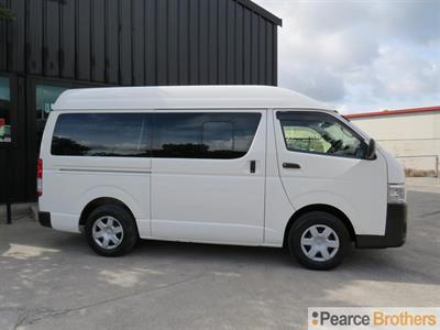 2017 Toyota Hiace - Thumbnail