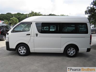 2017 Toyota Hiace - Thumbnail