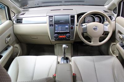 2010 Nissan Tiida - Thumbnail