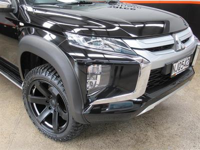 2021 Mitsubishi Triton - Thumbnail