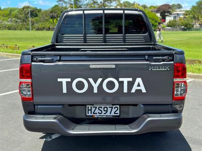 2015 Toyota Hilux - Thumbnail