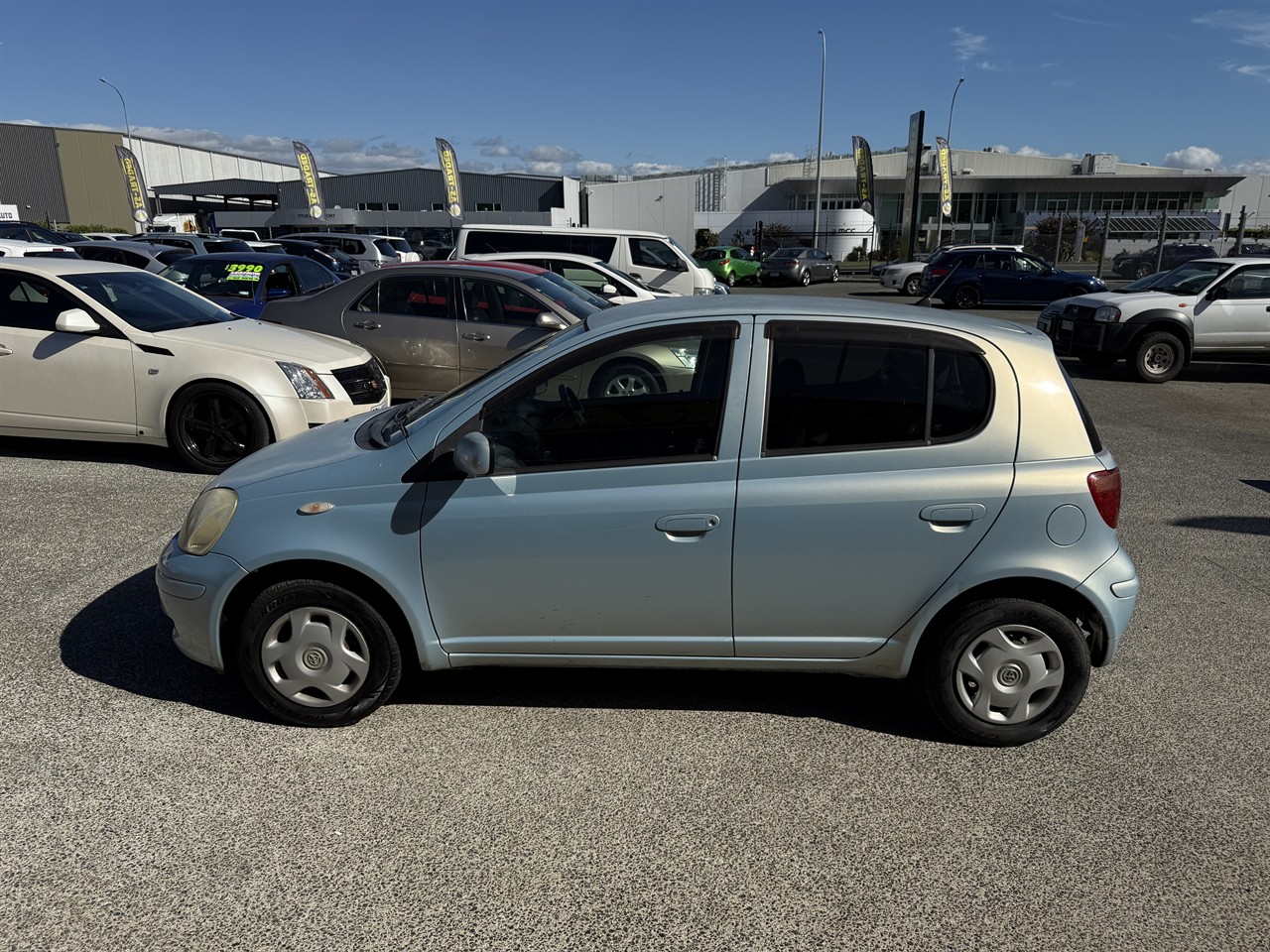 2004 Toyota Vitz