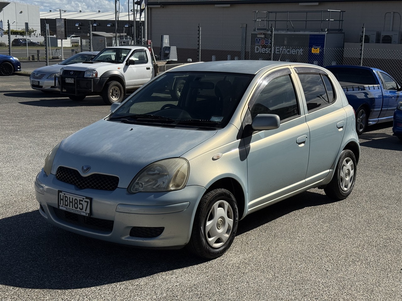 2004 Toyota Vitz