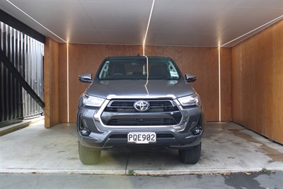 2022 Toyota Hilux - Thumbnail