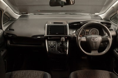 2010 Toyota Wish - Thumbnail