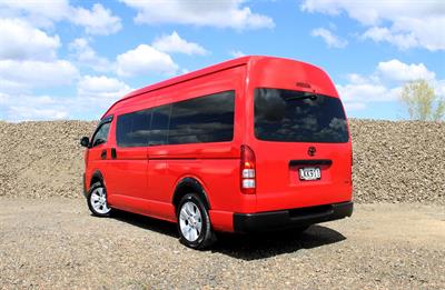 2018 Toyota Hiace - Thumbnail