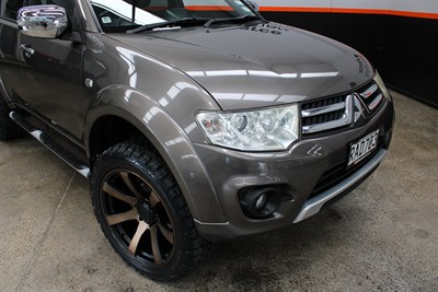 2015 Mitsubishi Challenger - Thumbnail