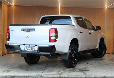 2022 Mitsubishi Triton - Thumbnail