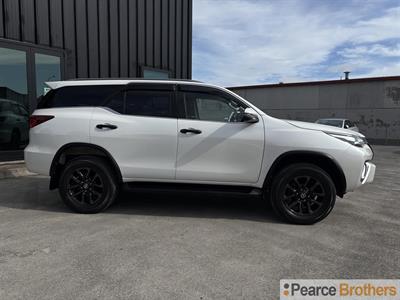 2018 Toyota Fortuner - Thumbnail