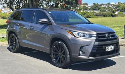 2017 Toyota Highlander - Thumbnail