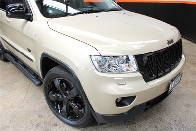 2011 Jeep Grand Cherokee - Thumbnail