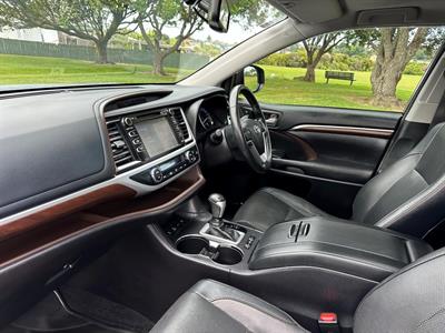 2015 Toyota Highlander - Thumbnail