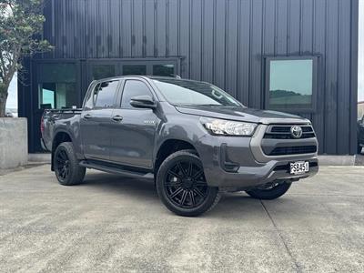 2023 Toyota Hilux - Thumbnail