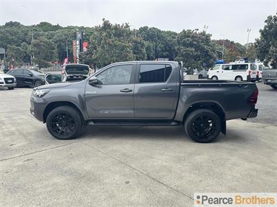 2023 Toyota Hilux - Thumbnail