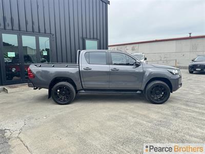 2023 Toyota Hilux - Thumbnail