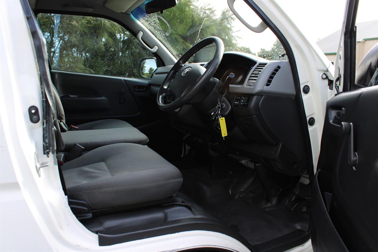 2010 Toyota Hiace