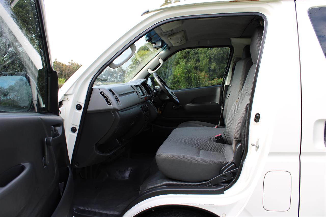 2010 Toyota Hiace