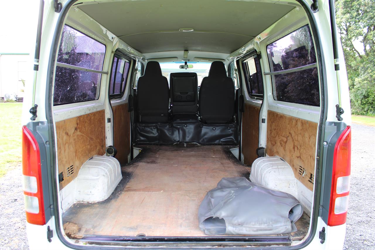 2010 Toyota Hiace