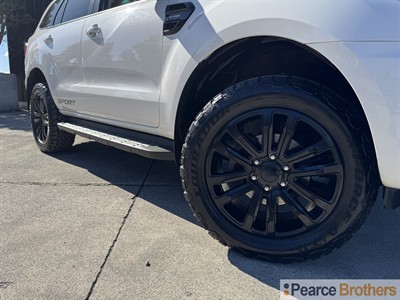 2022 Ford Everest - Thumbnail