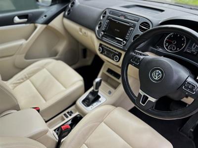 2015 Volkswagen Tiguan - Thumbnail