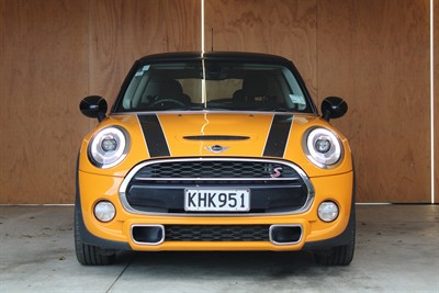 2017 Mini Hatch - Thumbnail