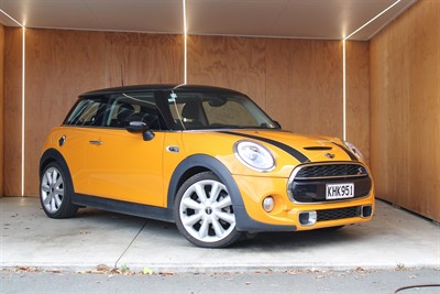 2017 Mini Hatch - Thumbnail