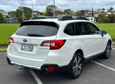 2019 Subaru Outback - Thumbnail