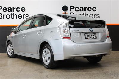 2010 Toyota PRIUS - Thumbnail