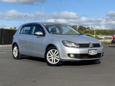 2011 Volkswagen Golf - Thumbnail