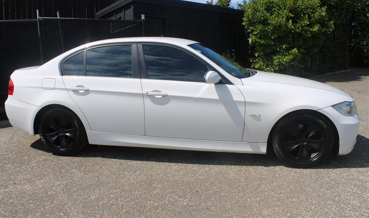 2008 BMW 323I